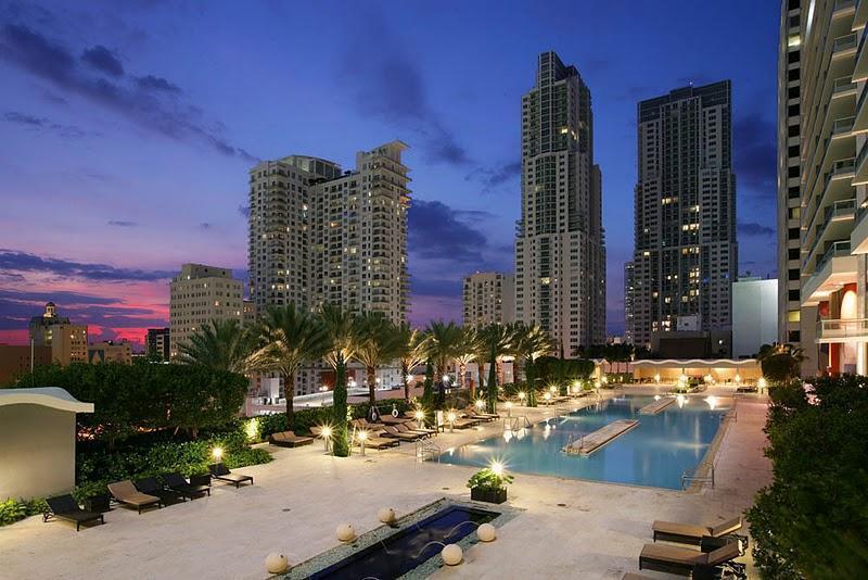 Luxury Apartments At 50 Biscayne Miami Exteriör bild