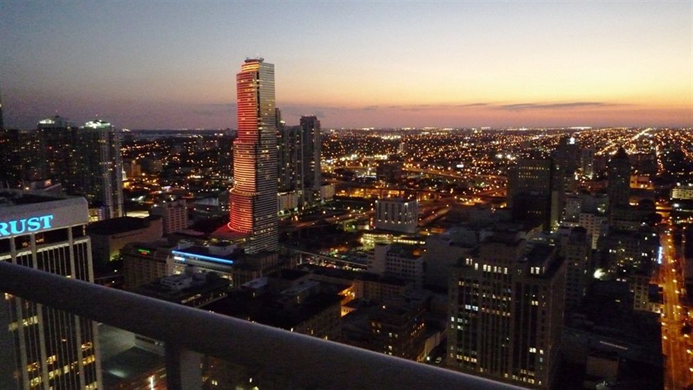 Luxury Apartments At 50 Biscayne Miami Exteriör bild